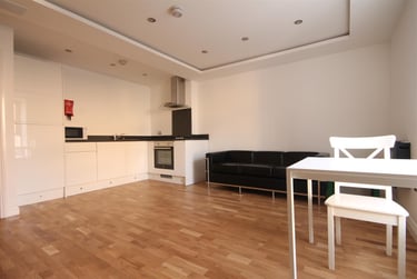 1 bed flat, Falconars House, City Centre, Newcastle, NE15AR - Image 1